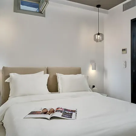 Hotel Adorno And